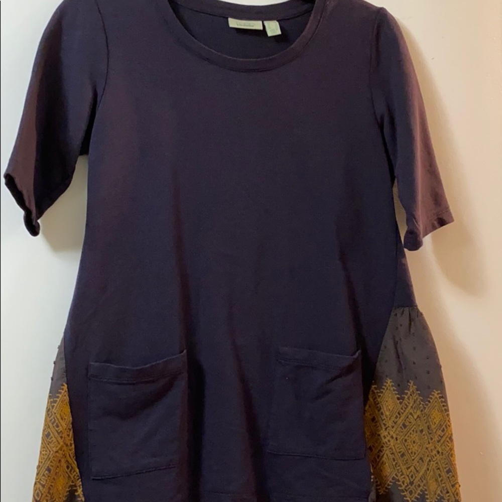 LOGO Elbow Length Top